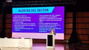 Inicia el XV Congreso Internacional de Hospitales y Clínicas: hacia una nueva era de gestión y liderazgo 14 Inicia el XV Congreso Internacional de Hospitales y Clínicas: hacia una nueva era de gestión y liderazgo