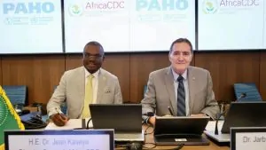 OPS y África CDC firman acuerdo para impulsar el acceso equitativo a vacunas y medicamentos 18 OPS y África CDC firman acuerdo para impulsar el acceso equitativo a vacunas y medicamentos