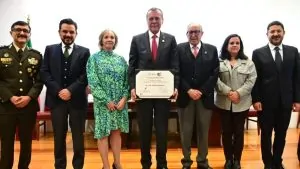Gobierno de México entregó el reconocimiento al mérito médico 'Valentín Gómez Farías' 2024 al Dr. José Sifuentes Osornio 10 Gobierno de México entregó el reconocimiento al mérito médico 'Valentín Gómez Farías' 2024 al Dr. José Sifuentes Osornio