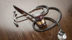 Supersalud destapa posibles irregularidades en cuatro EPS tras auditorías y denuncia ante Fiscalía 4 La corrupción en el mundo genera US$ 455 mil millones en pérdidas para el sector salud