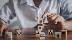 Atributos de calidad para APS: ¿qué se implementaría? 22 APS se fortalece atributos de calidad que redefinirán los servicios de salud
